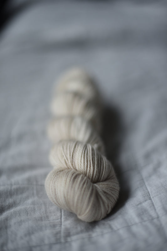 Ekologisk obehandlad ull beige